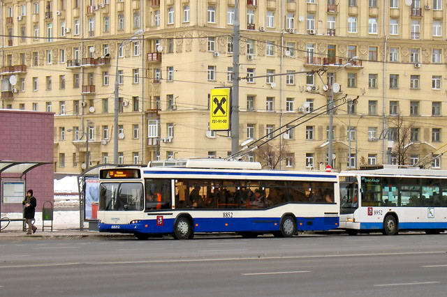 Троллейбус СВАРЗ 6235 на маршруте
